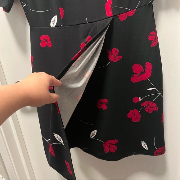 Suzy Shier Black and Red floral dress size L - Picture 2 of 6